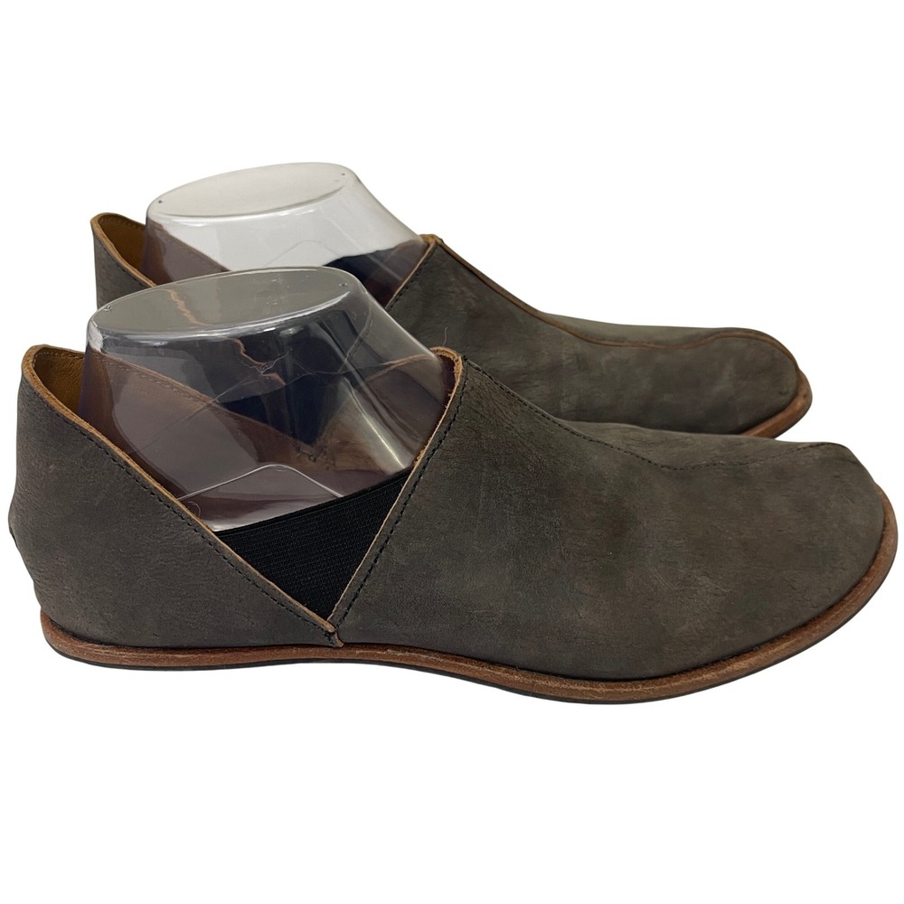 Cydwoq Cliff Dweller Runner Shoes Mens‎ Size 40 US 7 Gray Leather Slip On Flats